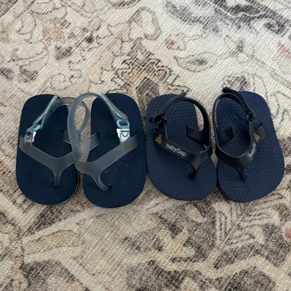 Gap Baby Flip-Flop Bundle - Picture 1 of 4